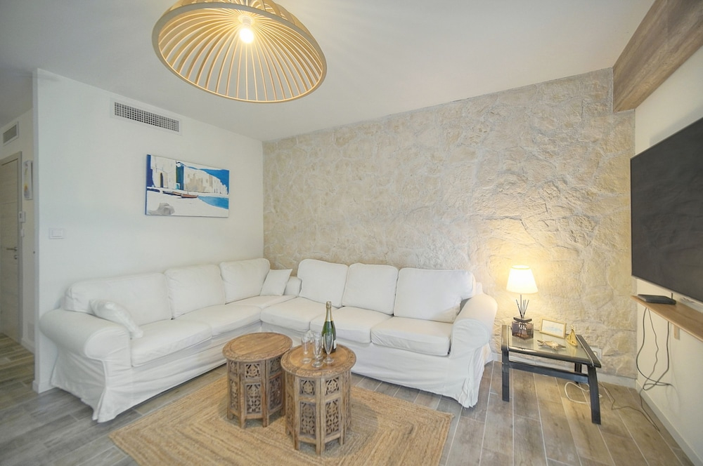 2 Chambres Balcon vue Jardin-carnot A2b266