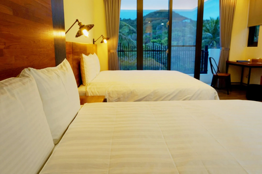 Rich Sunshine Inn