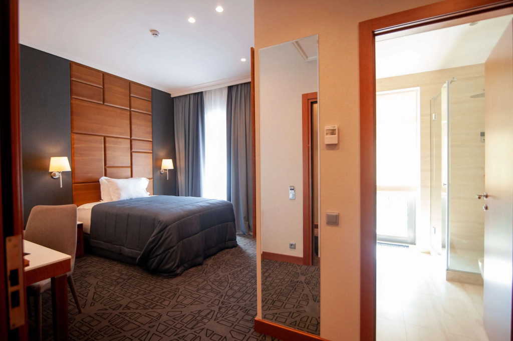 CITYHOTEL