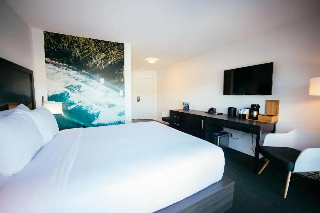 Tofino Resort + Marina