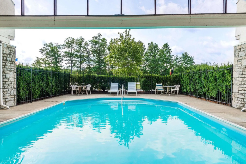 WestSpring Inn - Westlake Cleveland