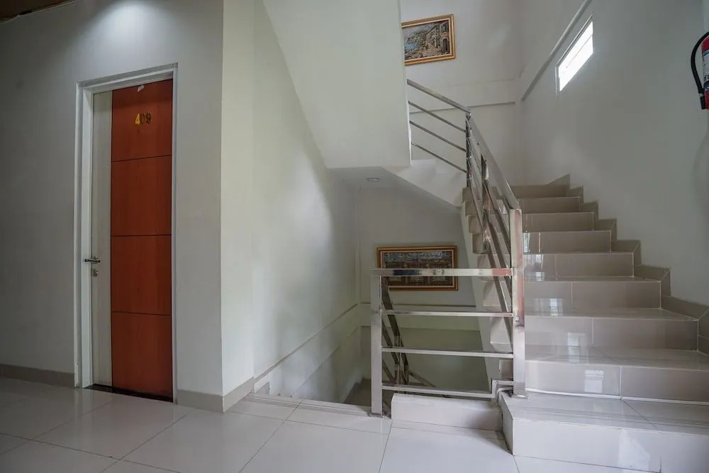 OYO 958 Penginapan Timur