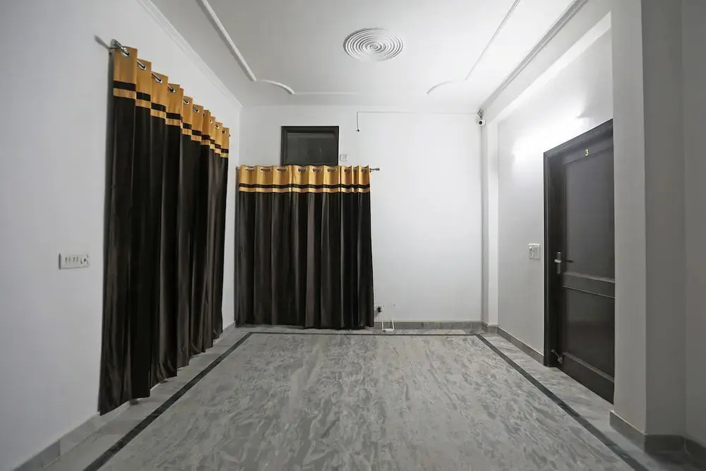 OYO 48900 Grand & Epic Inn