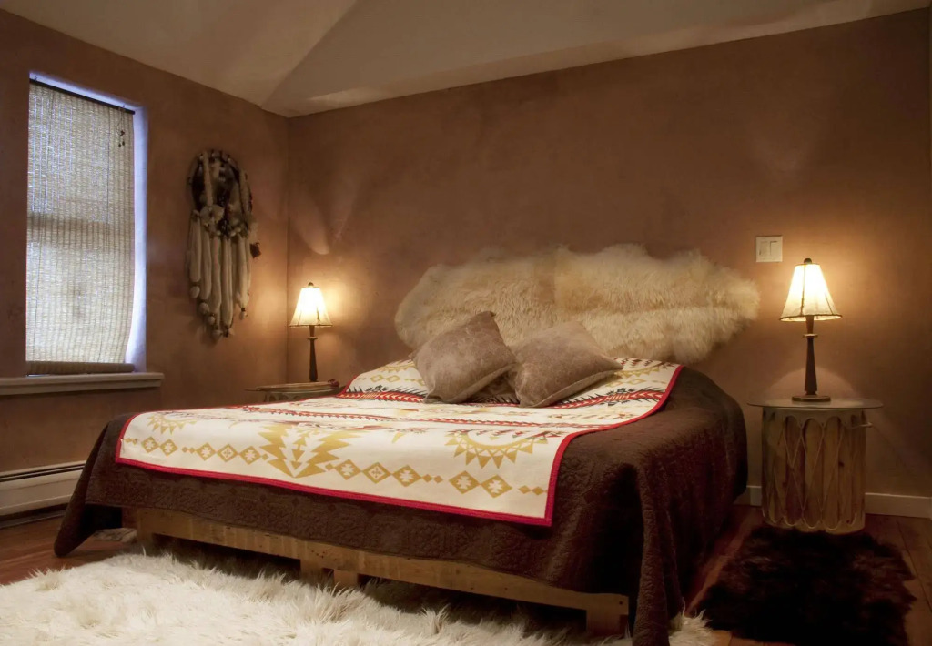 The Trail in Adams - Berkshires Art Hotel