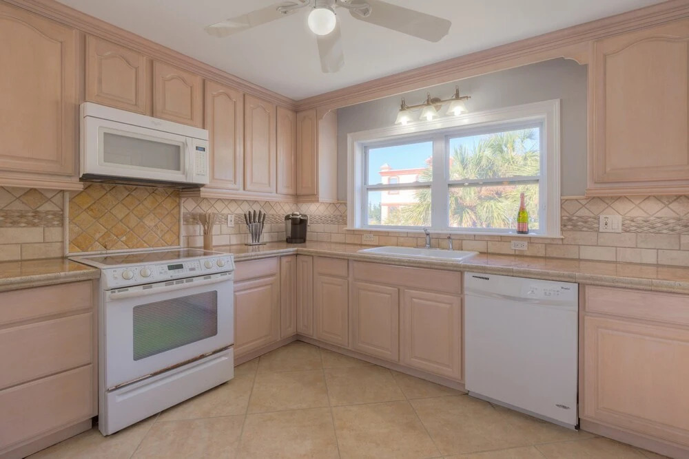 Pet Friendly Oceanviews Yellow A! Sleeps 6
