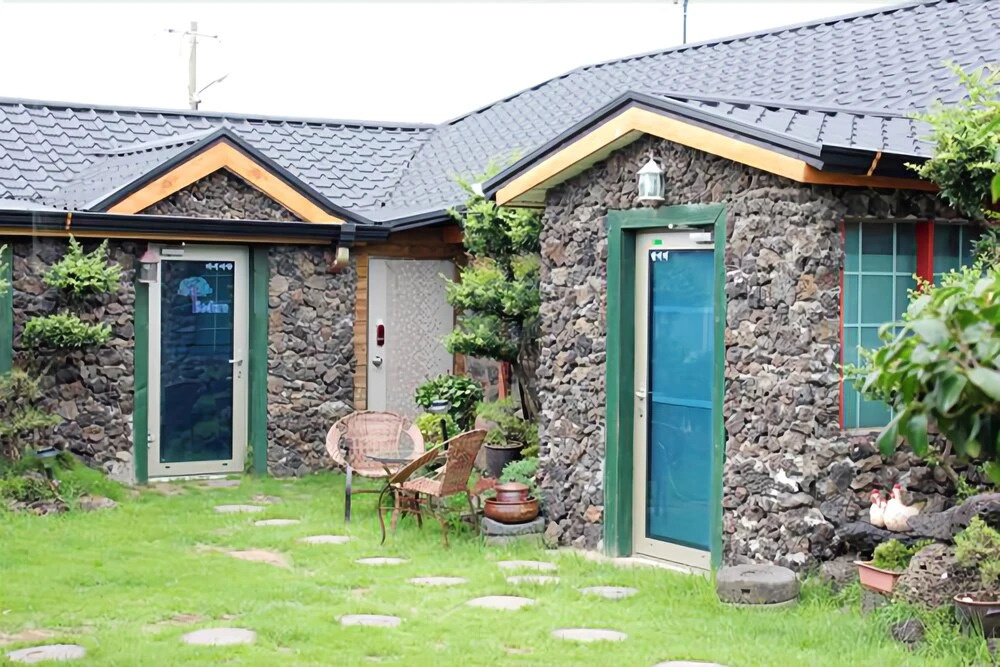 Jeju Lodem Unshared House Pension