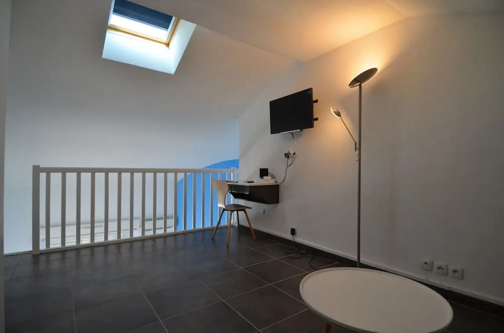 Modern duplex apartment 4 persons near train station Acropolis in Nice