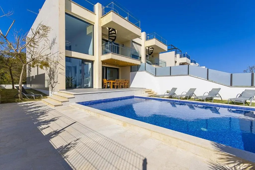 Villa Aqua