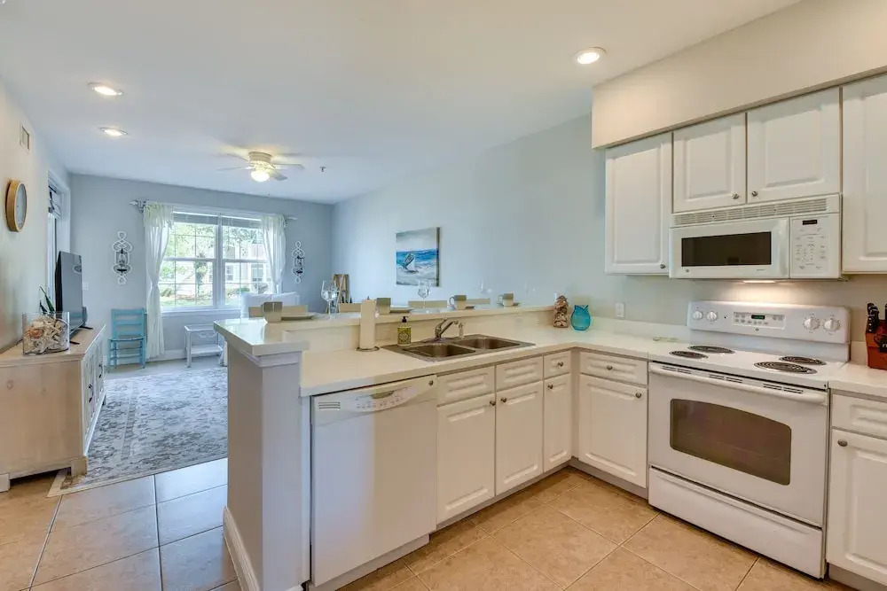 Santa Rosa Beach Condo w/ Patio < 1 Mi to Beach!
