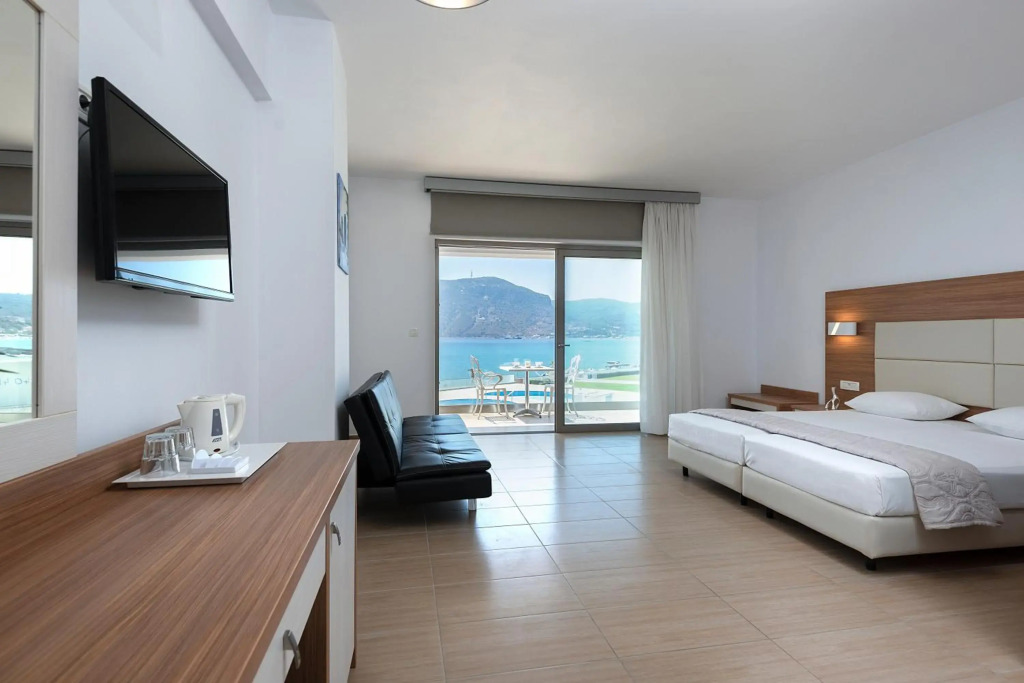 Royal Bay Suites