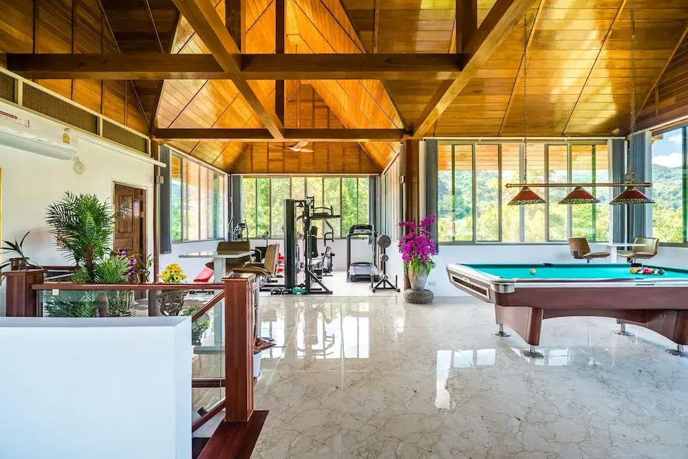 4BR Entertainment Villa Stan - Pool, Gym, Sauna & Jacuzzi
