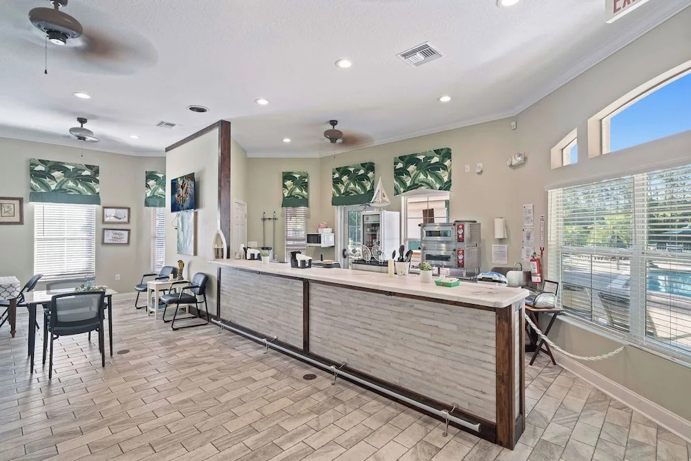 8400 Blue Lagoon Drive