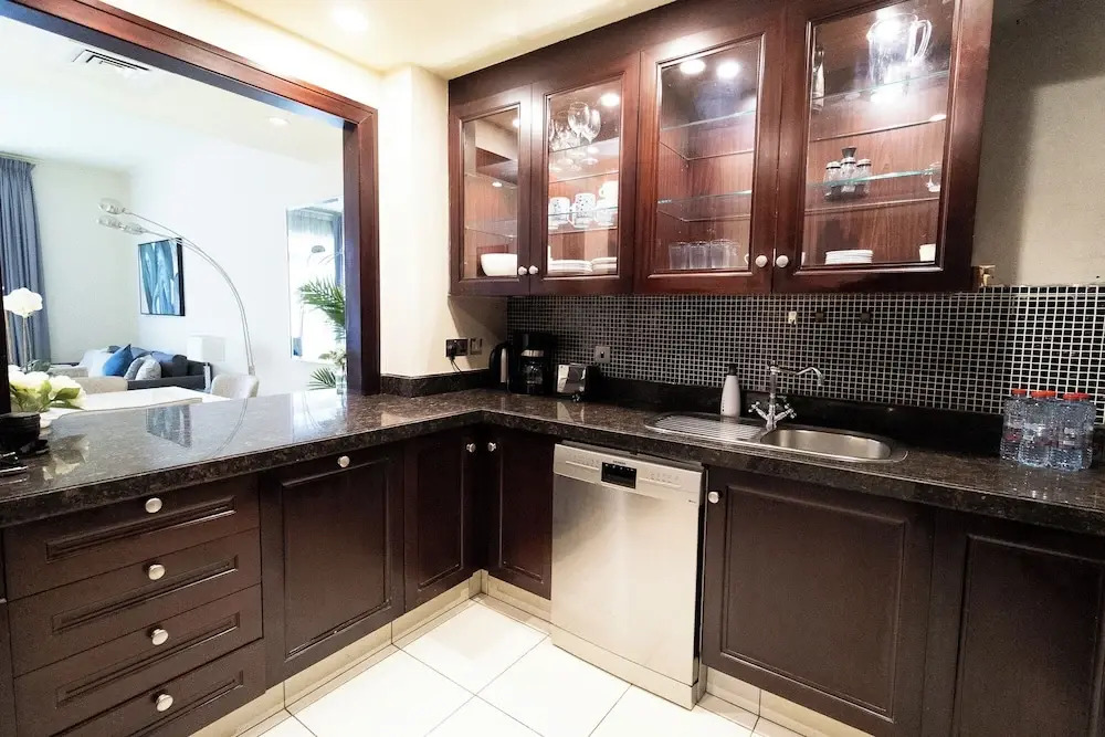 Reehan 1 - Happy Season - 2BR - Downtown