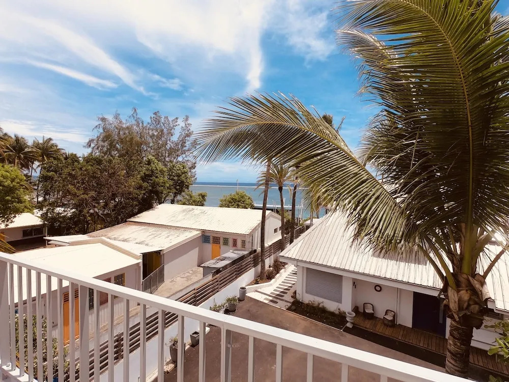 Studio in La Saline-les-bains, With Wonderful sea View, Furnished Balcony and Wifi
