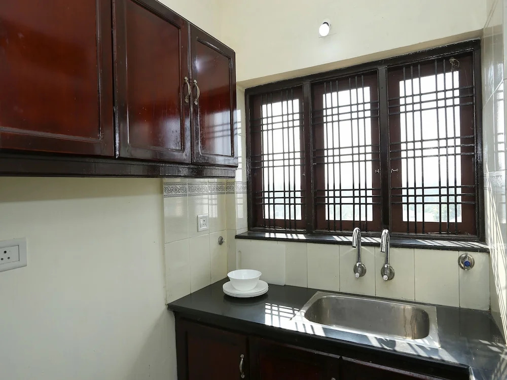 OYO Home 23654 Designer 2BHK