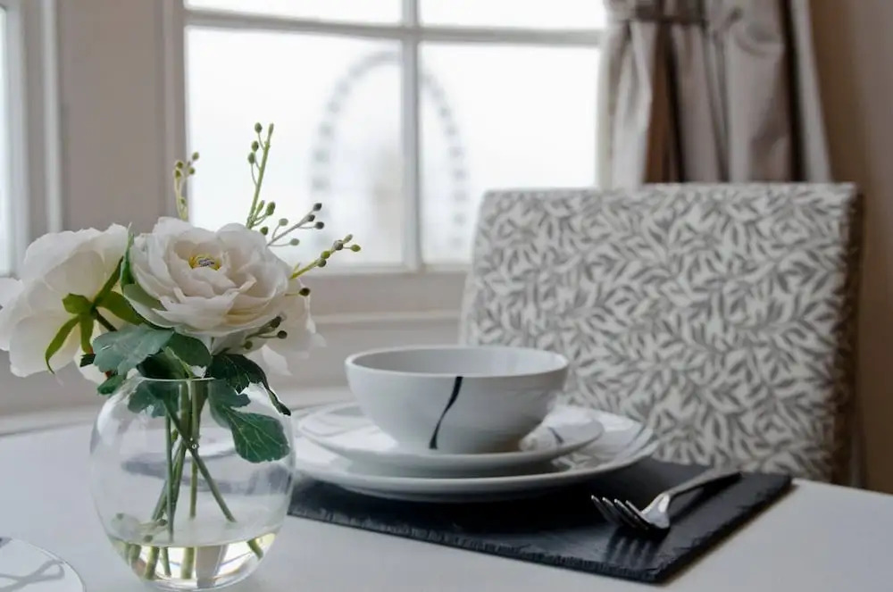 Seaview Regency Apartment With Private Parking