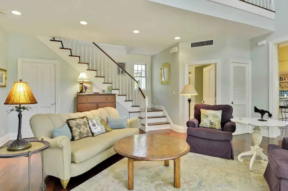 Easy Livin' by Avantstay Key West Home w/ Pool & BBQ Month Long Stays Only