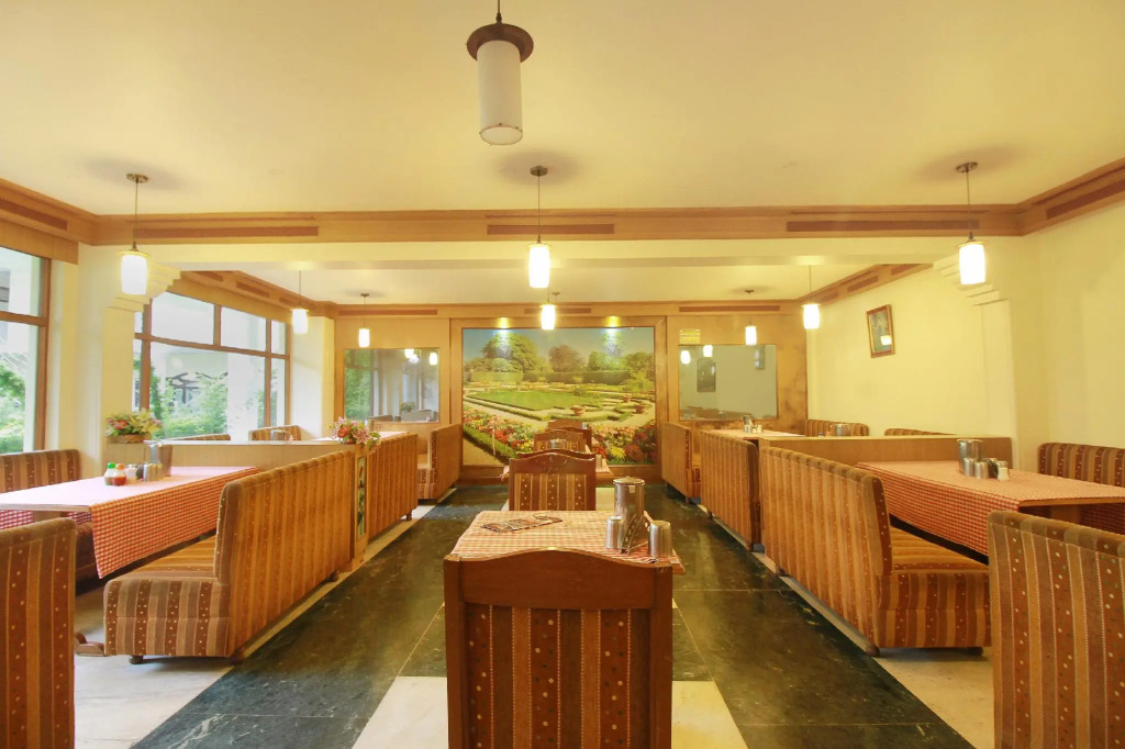 OYO 4427 Hotel Gaylord
