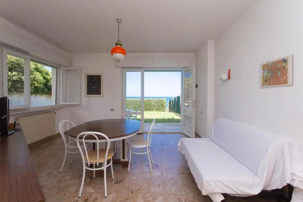 N129 - Numana, trilocale con giardino a 200mt dalla spiaggia