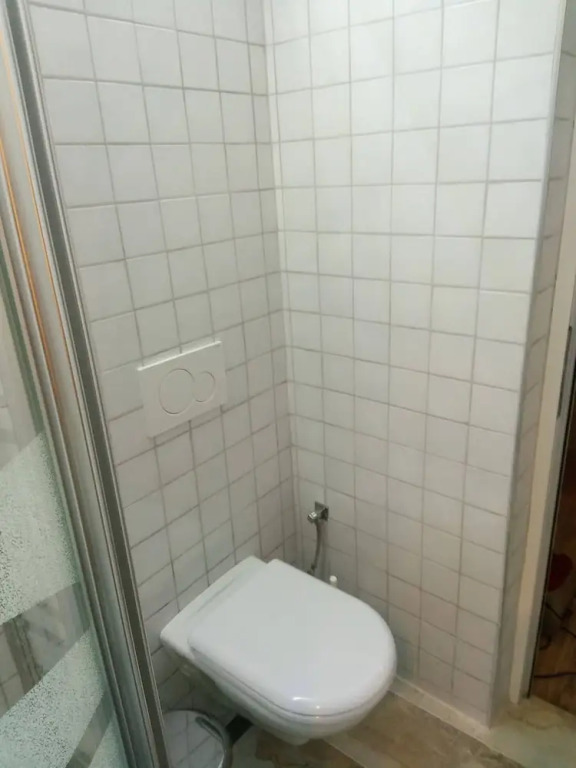 Downtown Apartment With Private Yard YR1