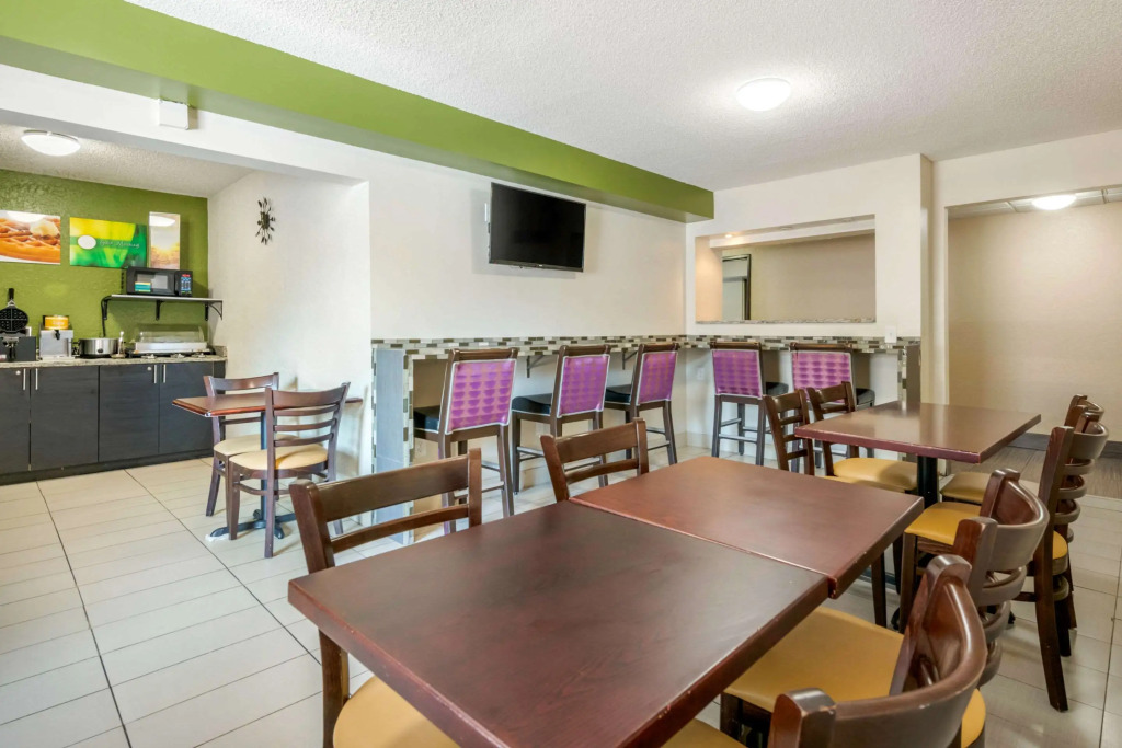 Quality Inn & Suites Leesburg Chain of Lakes