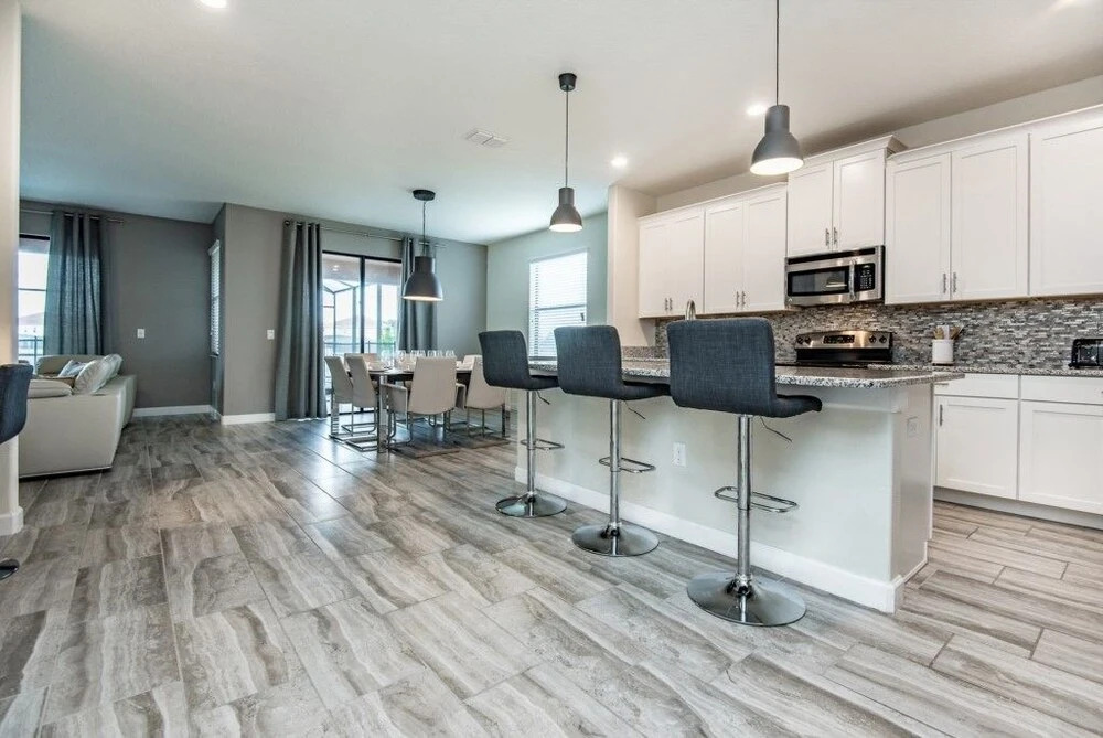 Amazing House! - Solterra - 5476SC