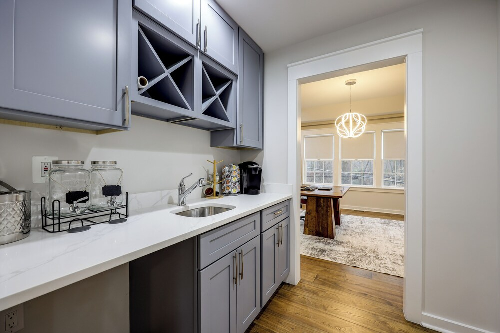 1 Mile to Quantico: 5BR Home w/ Game Room!