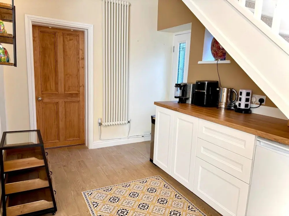 5 Guests - 2 Bedrooms - Free Parking - 1min Beach