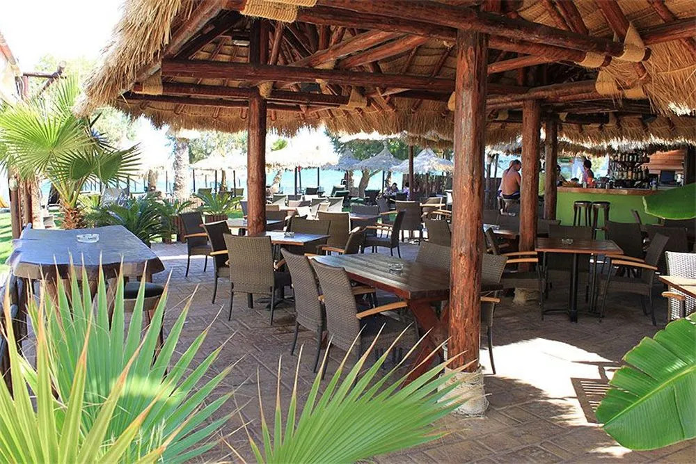 Panos Beach Hotel