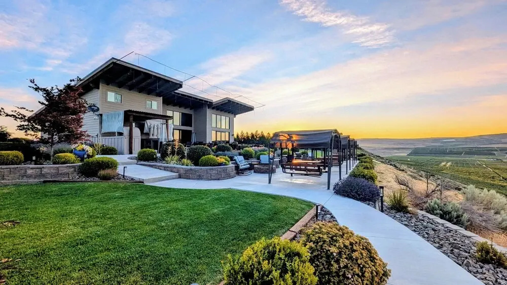 Lone Point Cellars