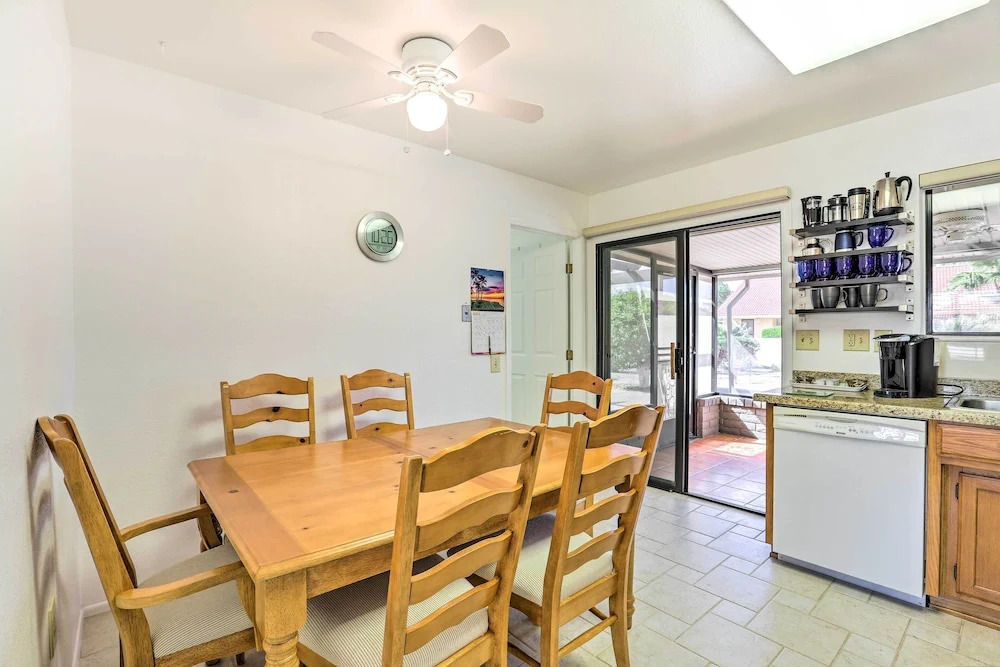 u003c 1 Mi to Golf: Home w/ Screened Porch in Sun City