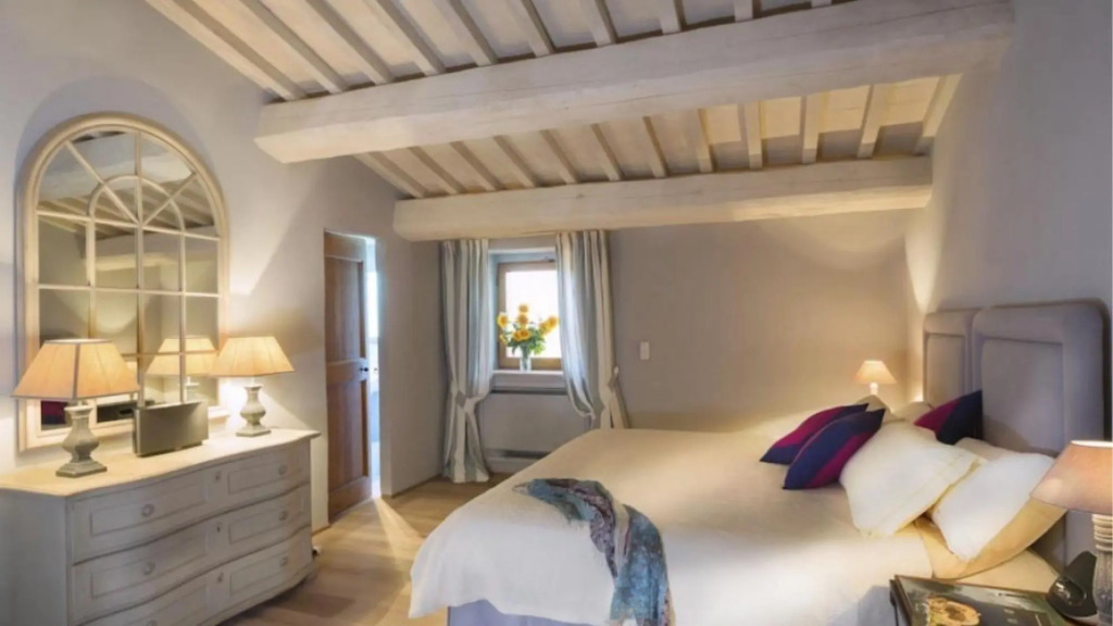 Luxury Villa for 6 Inside a Wonderful Estate-villa Santa