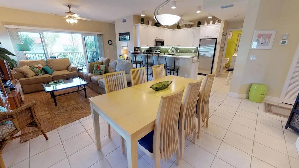 240 Bradenton Beach Club