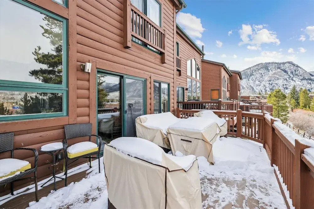 Water Dance Retreat 4 Bedroom Townhouse by RedAwning