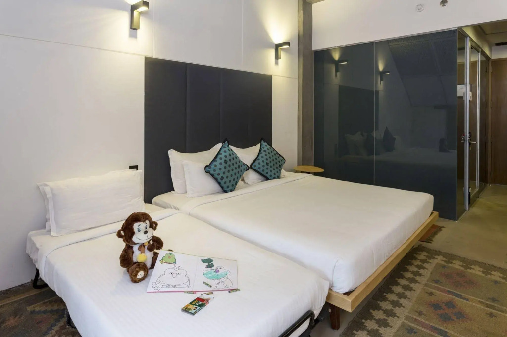 Mana Hotels