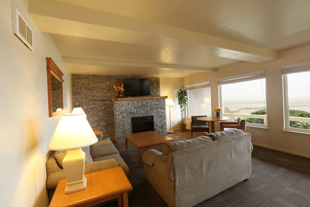 Driftwood Shores Resort