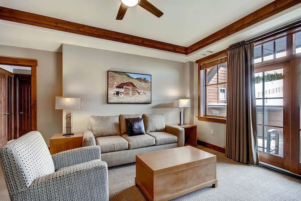 One Ski Hill Place 8307 - Ski-In/Ski-Out by RedAwning