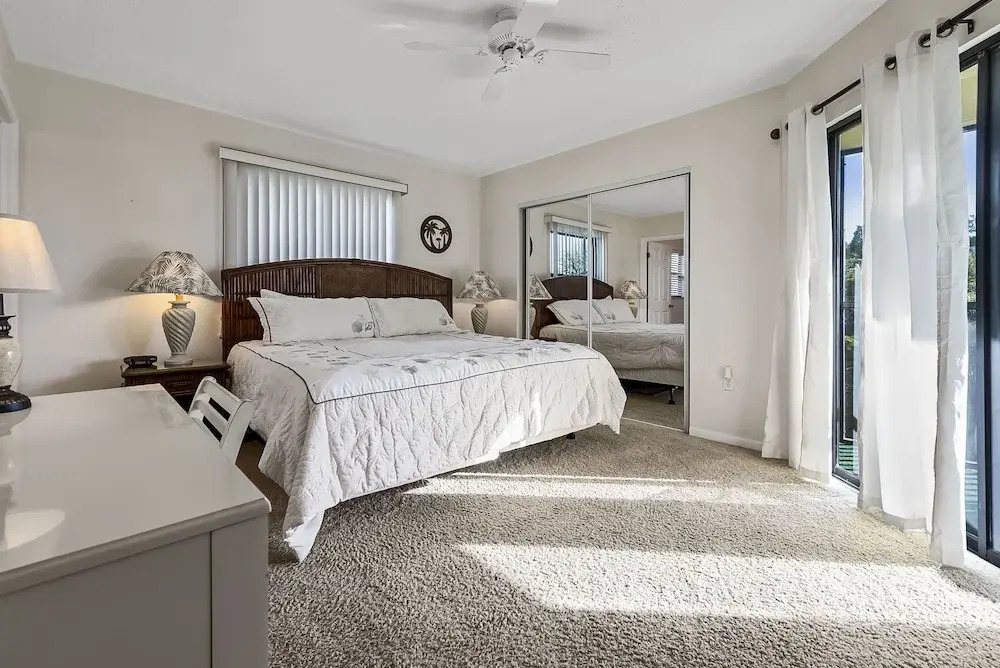 Beachview Condo 2 Bedroom Condo by RedAwning