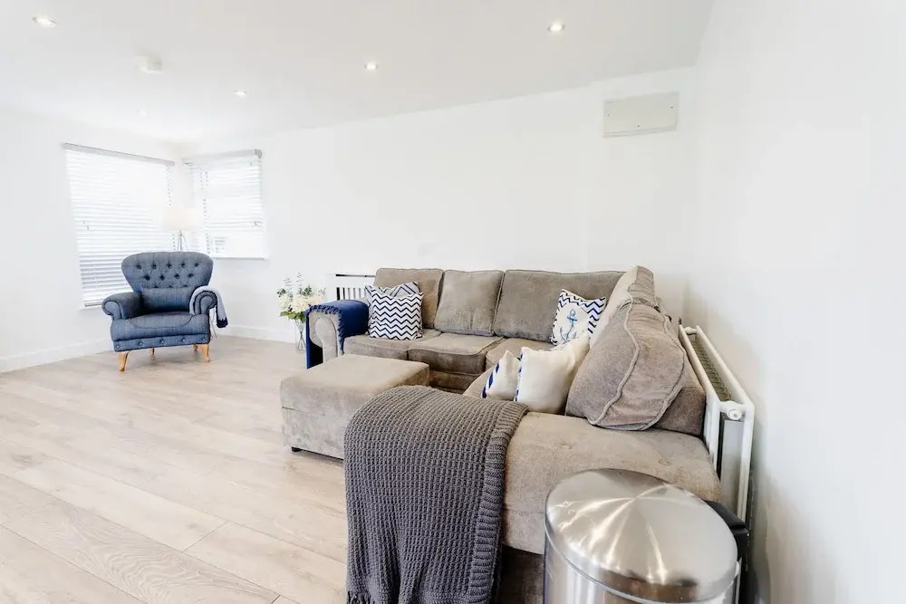Castle View Chalet by Clonlum Cottages