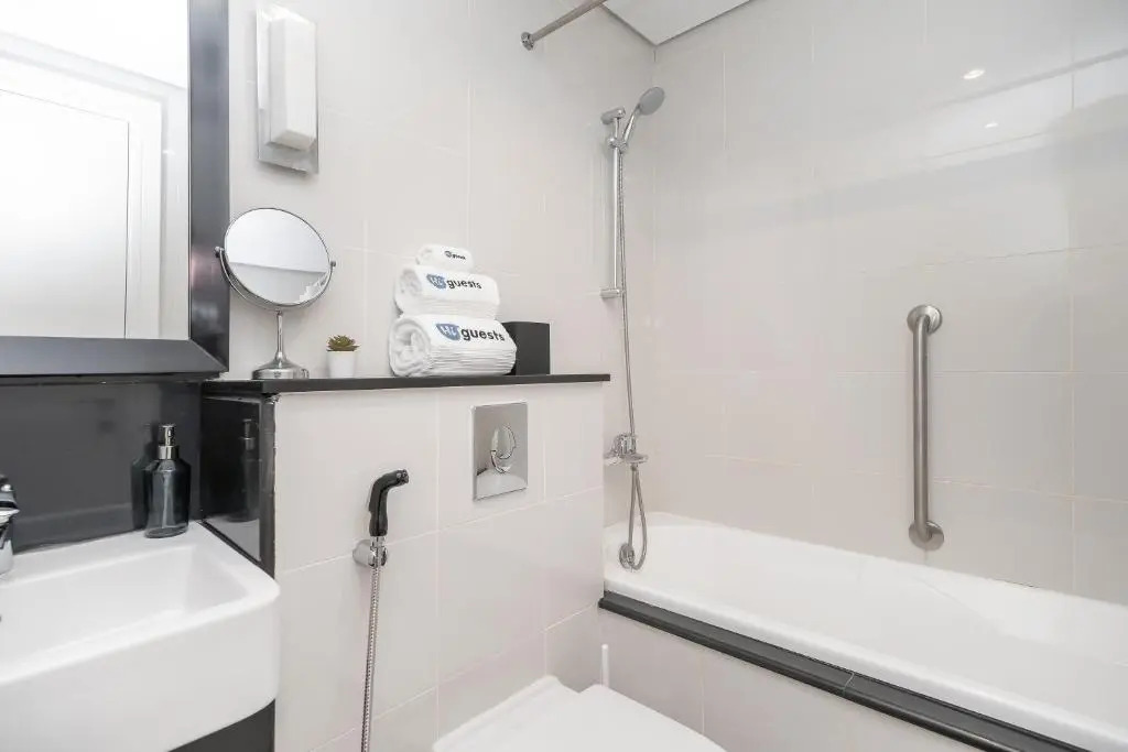 HiGuests - Cozy Studio With Balcony in Business Bay