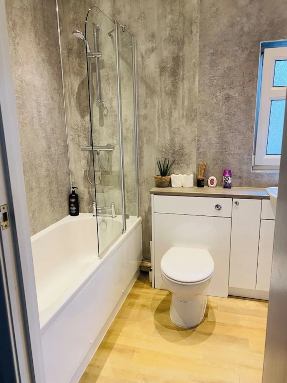 Relax in This Charming East Cowes House With Garden and BBQ