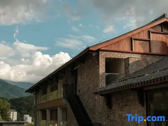 Lezhi Yunshen Resort