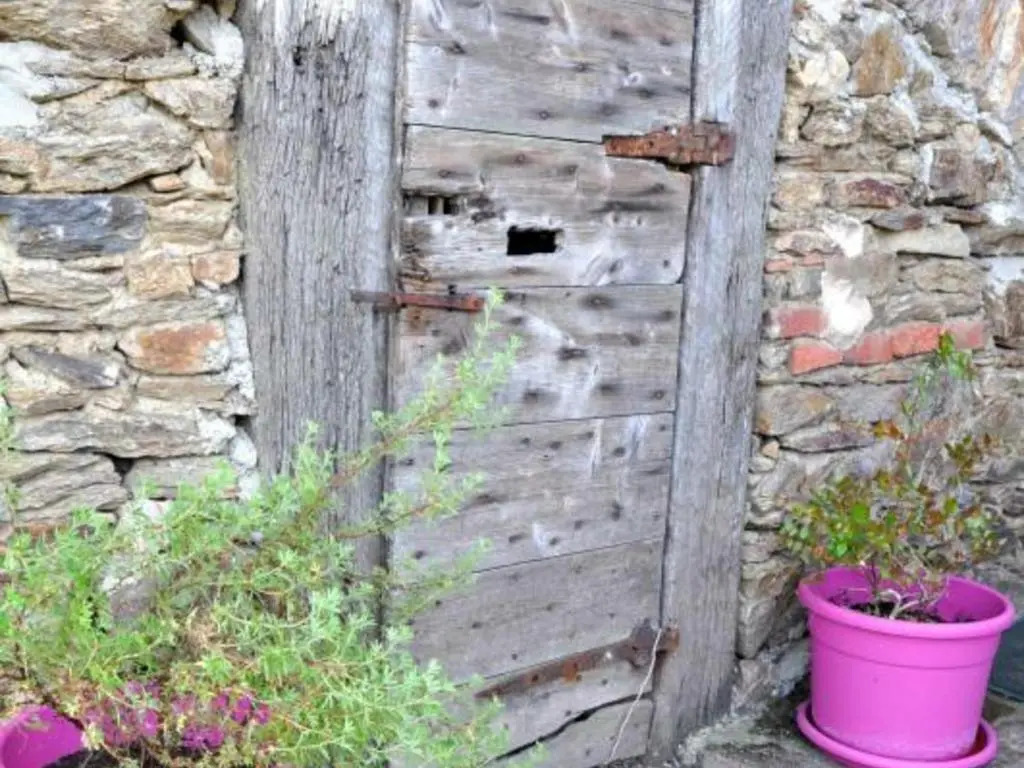 Gîte spacieux avec 2 chambres et parking à proximité du Parc du Pilat - FR-1-496-70