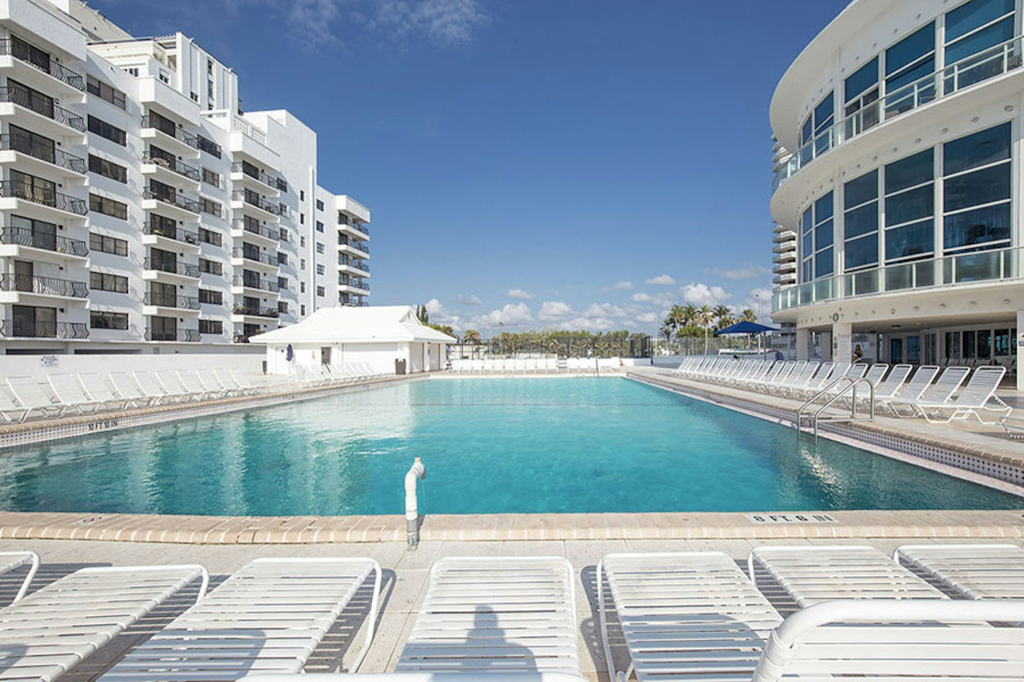 New Point Miami Beach Apartments
