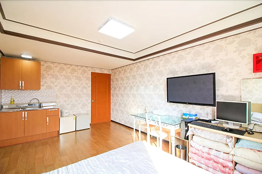 Yangyanghaemajigil Condominium