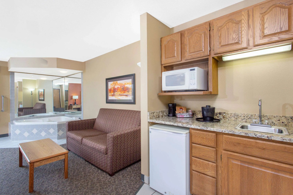 AmericInn by Wyndham Boscobel