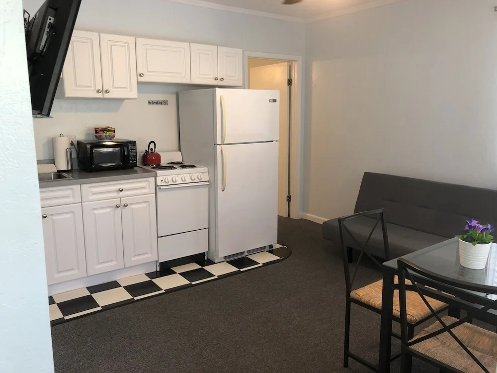 Sabal Palms Inn