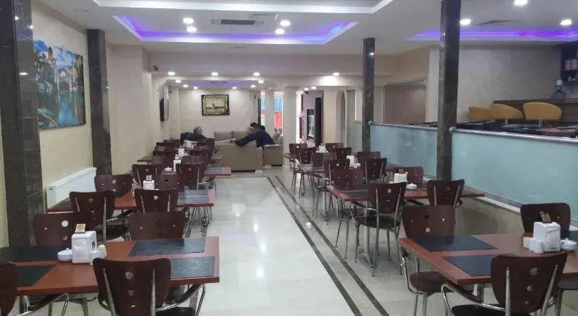 Lal Hotel