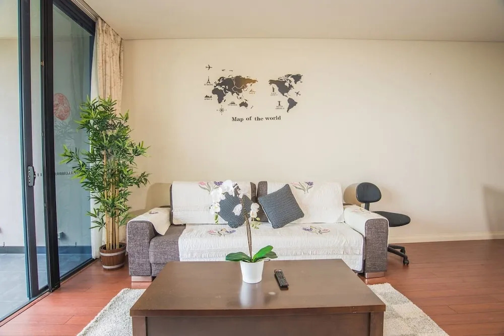 Lovely Apartment In Gordon Near Train Station