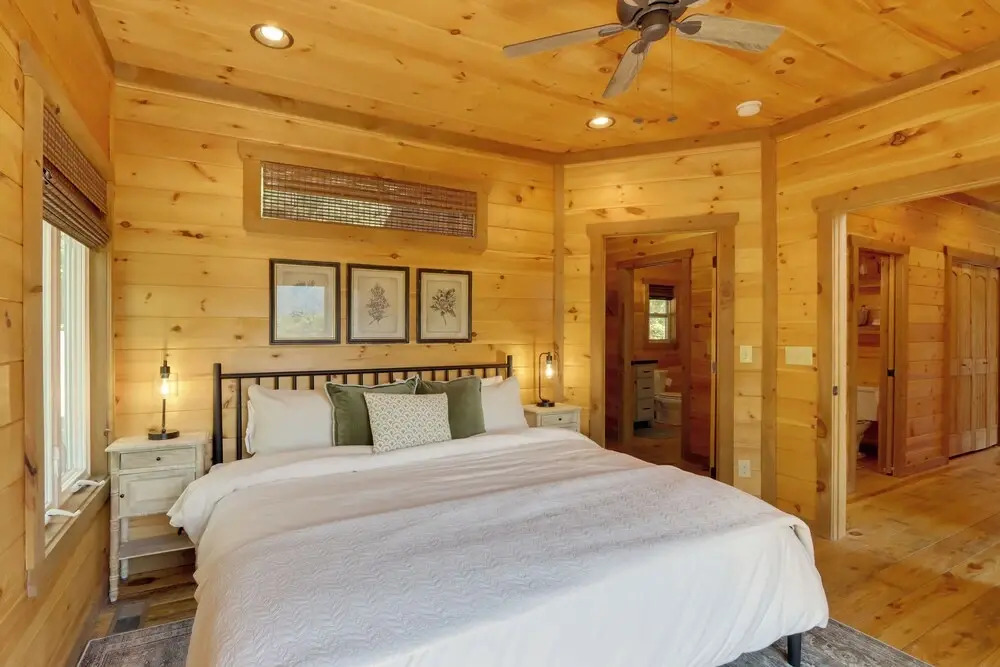 Family Oasis w/ Game Room & 2 Decks in Blue Ridge!